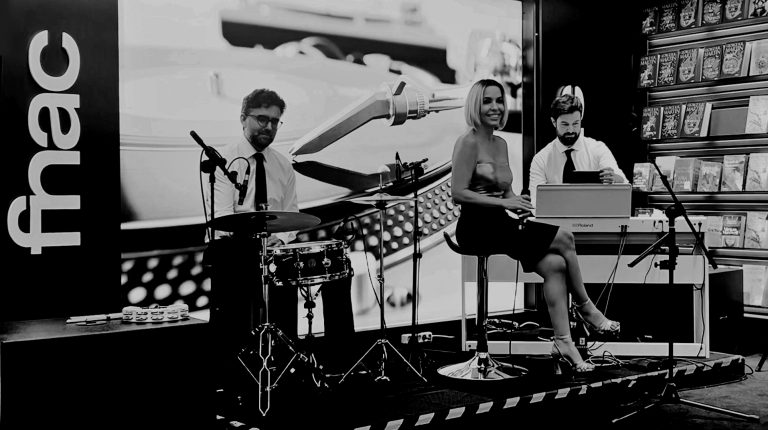 Natalia Biloba live singer even planner Marbella
